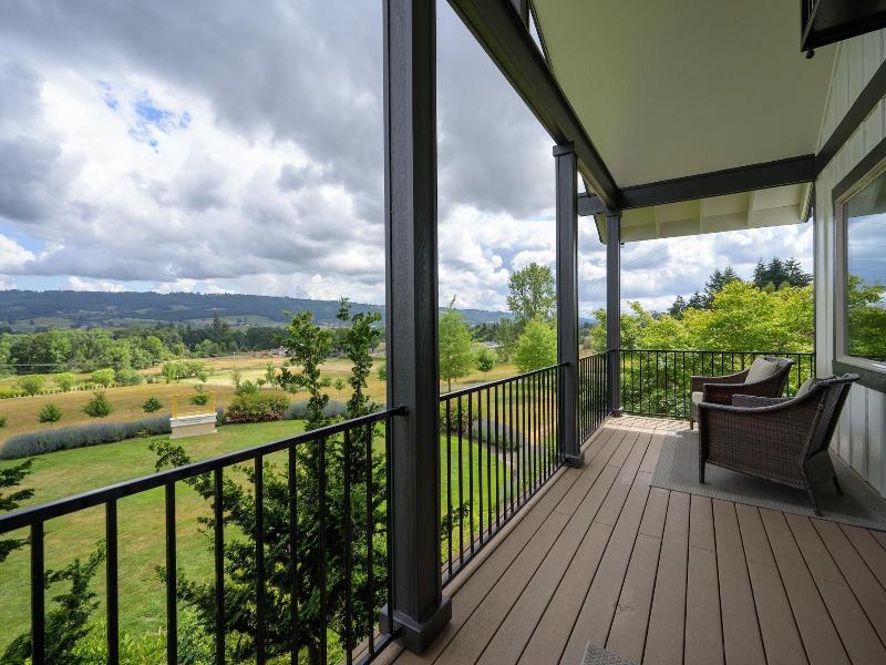 The Setting Inn Willamette Valley image