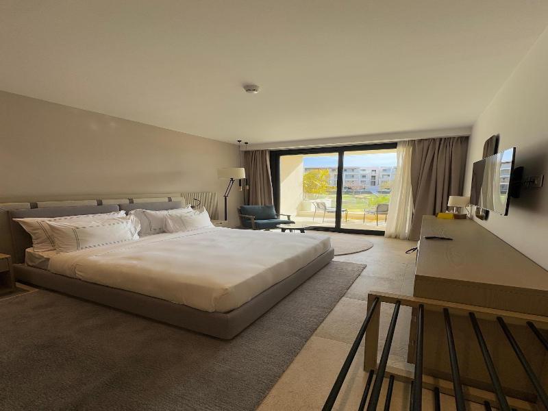The G Einbay Golf Resort image