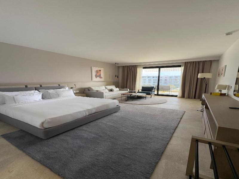 The G Einbay Golf Resort image