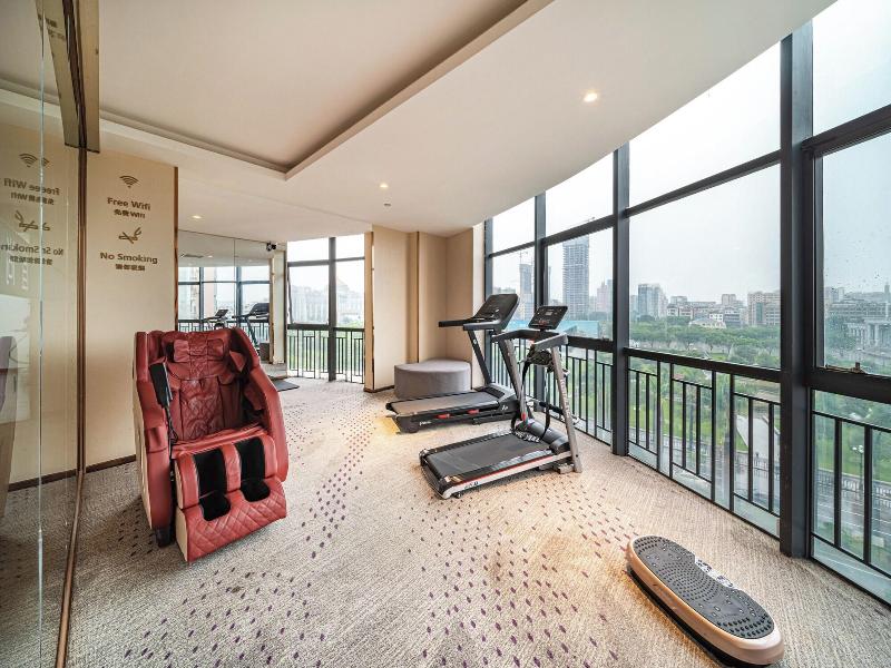 Trendy Romantic Maxscreen Hotel image