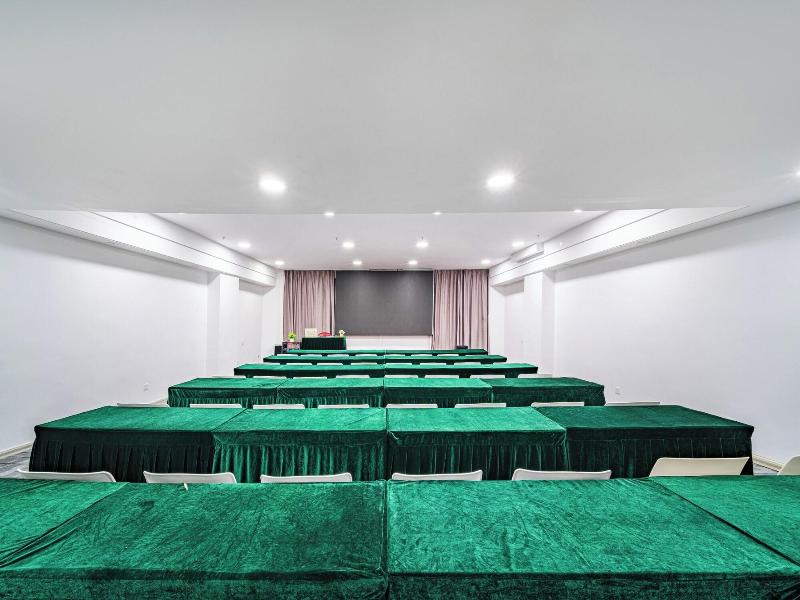Trendy Romantic Maxscreen Hotel image