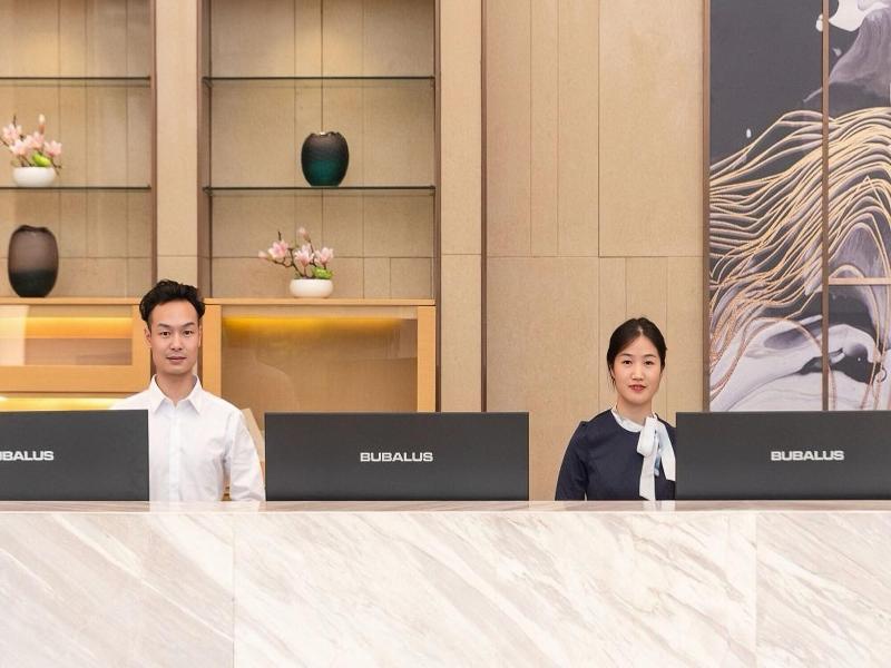 Trendy Romantic Maxscreen Hotel image