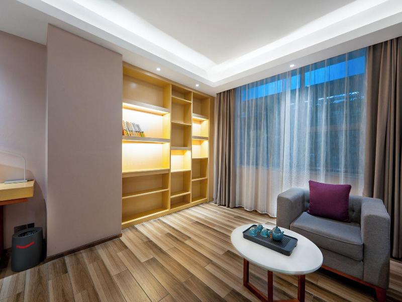 Trendy Romantic Maxscreen Hotel image