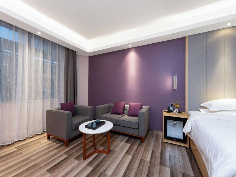 Trendy Romantic Maxscreen Hotel image
