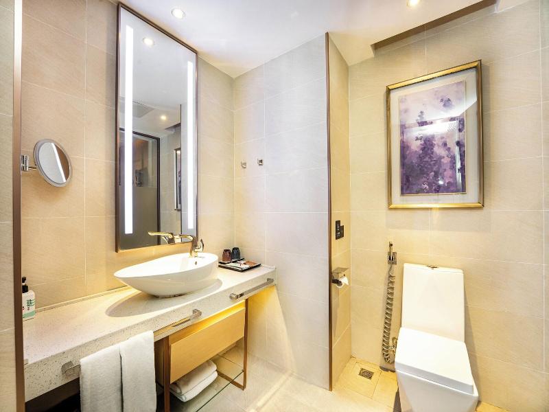 Trendy Romantic Maxscreen Hotel image