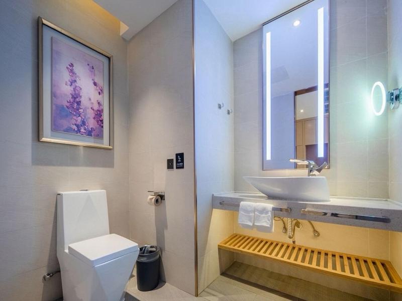 Trendy Romantic Maxscreen Hotel image