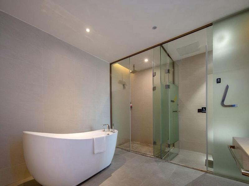 Trendy Romantic Maxscreen Hotel image