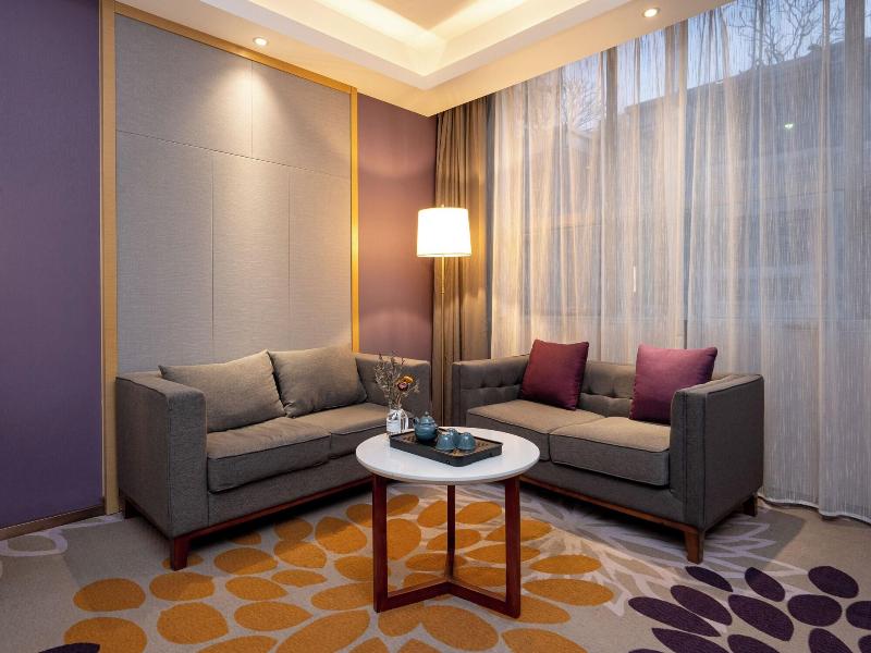 Trendy Romantic Maxscreen Hotel image