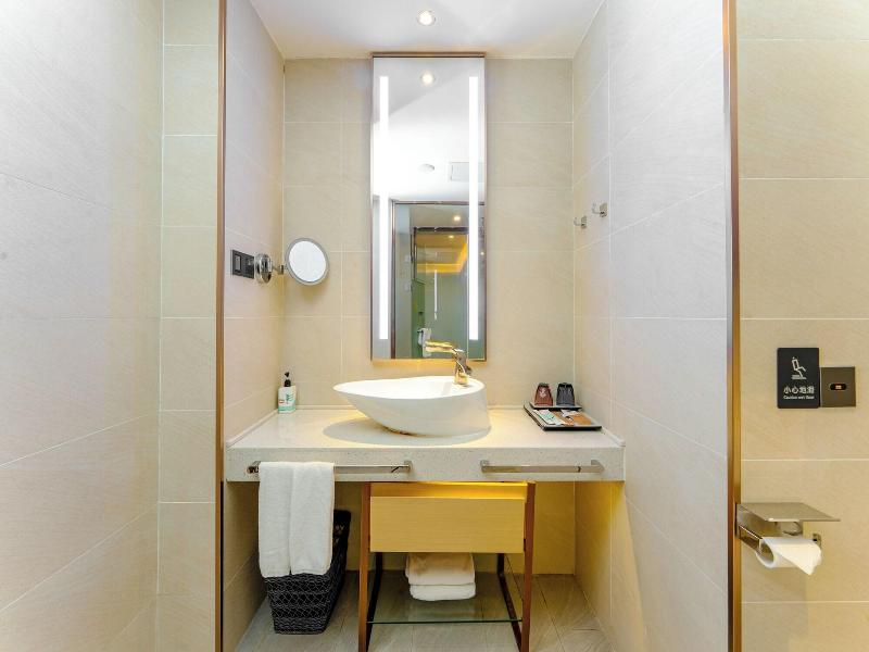 Trendy Romantic Maxscreen Hotel image