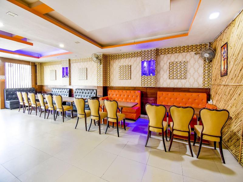 Fabhotel Black Diamond image