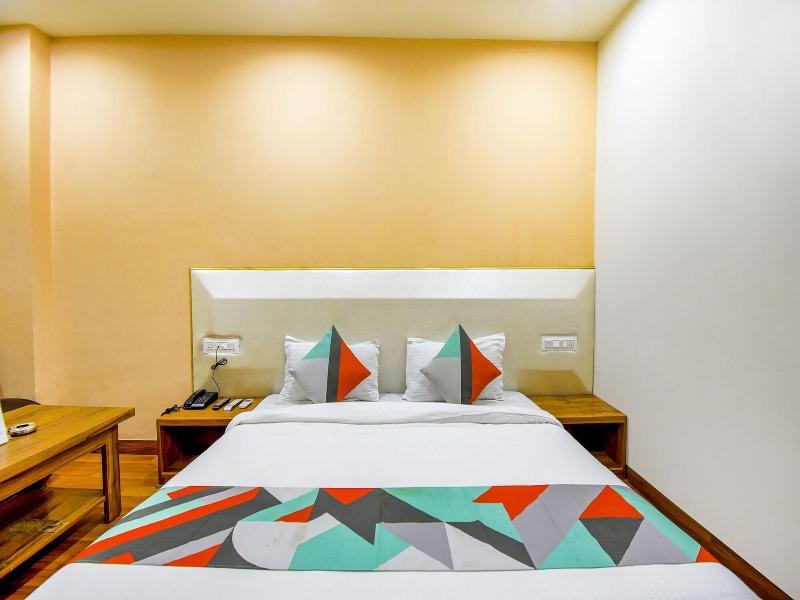 Fabhotel Black Diamond image