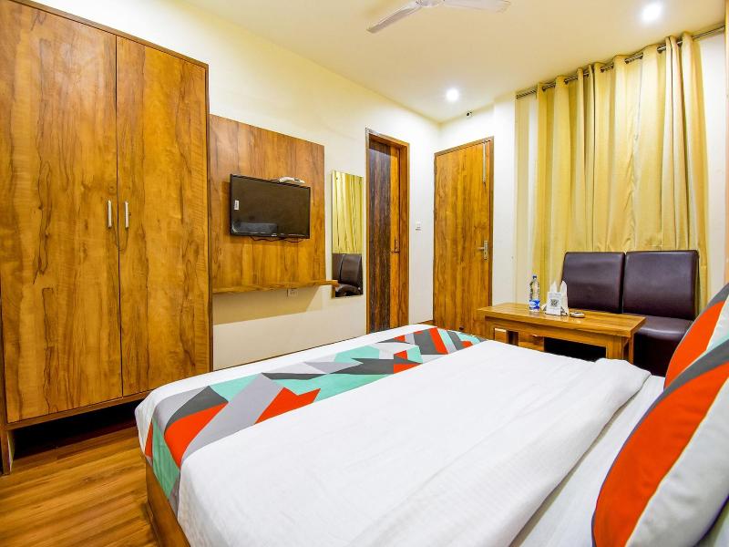 Fabhotel Black Diamond image
