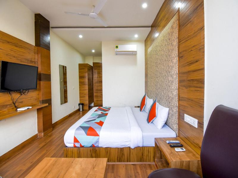 Fabhotel Black Diamond image