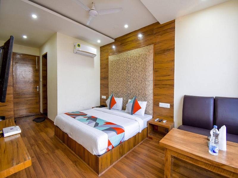 Fabhotel Black Diamond image