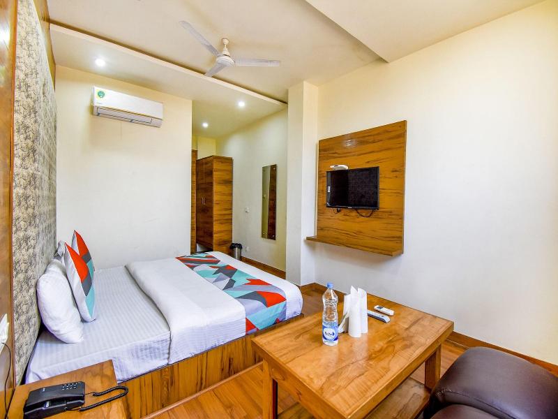 Fabhotel Black Diamond image