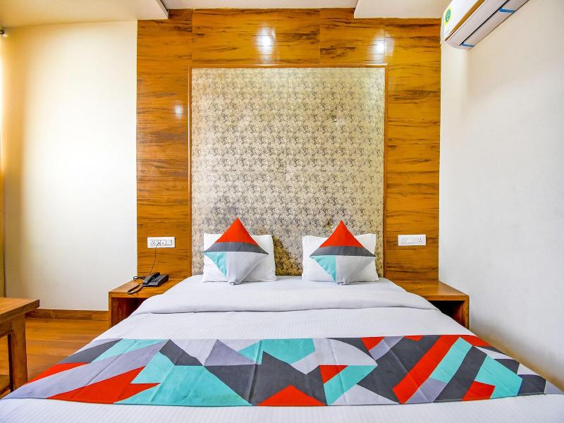 Fabhotel Black Diamond image