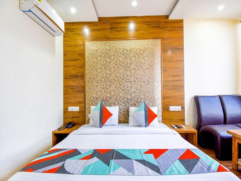Fabhotel Black Diamond image