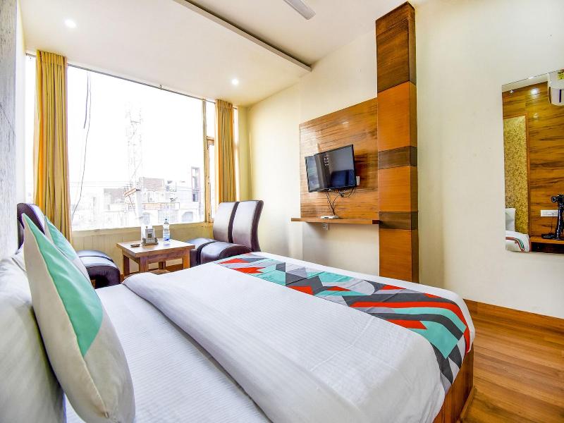 Fabhotel Black Diamond image