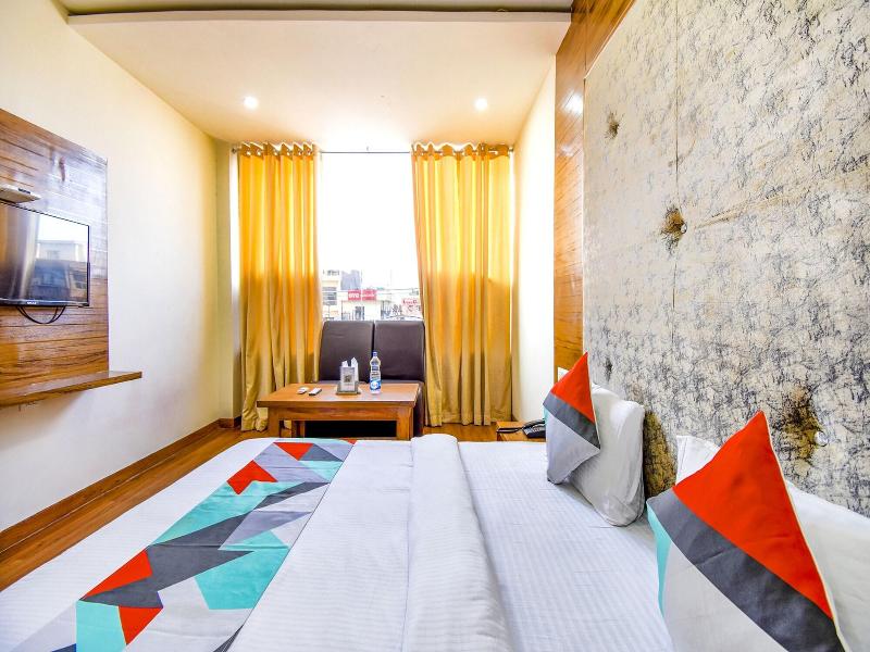Fabhotel Black Diamond image