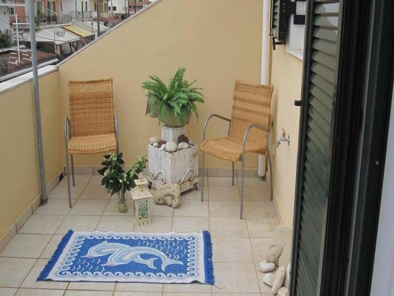 Mandola Del Mare image