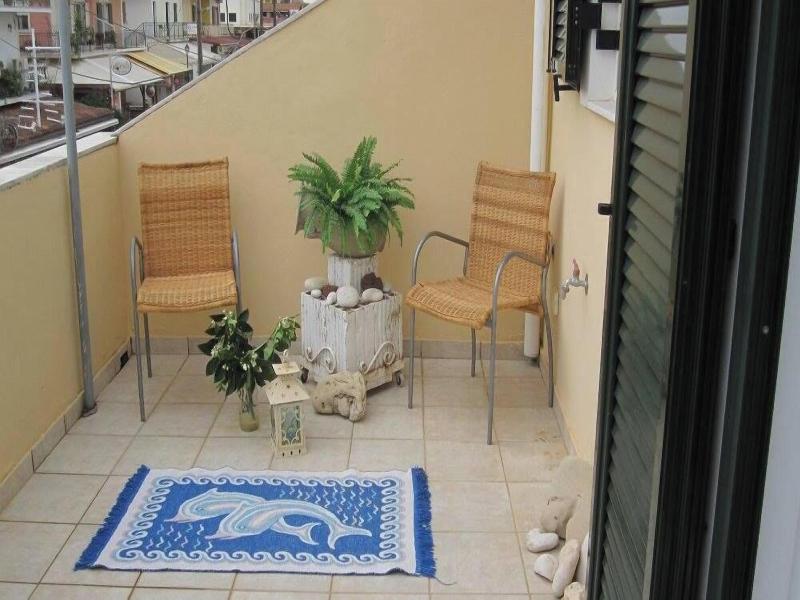 Mandola Del Mare image