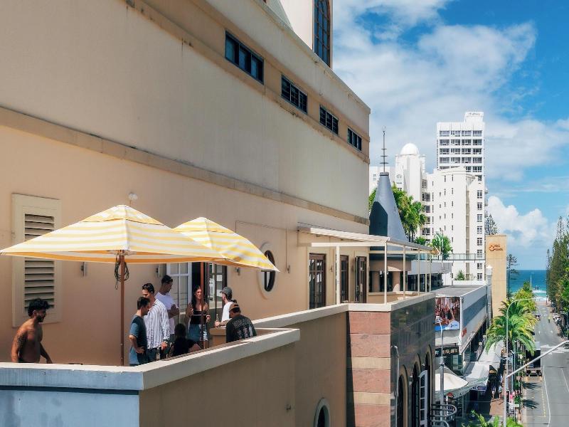 Maze Backpackers Gold Coast image