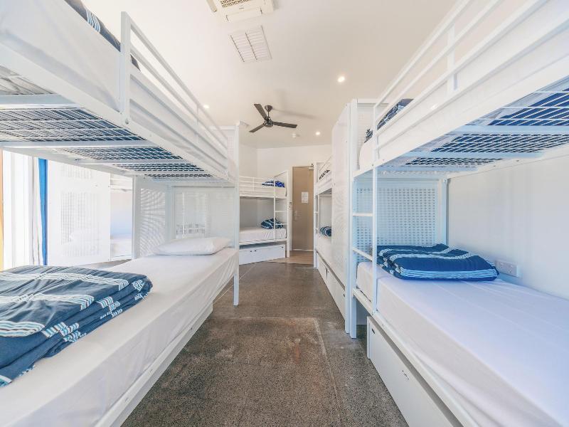 Maze Backpackers Gold Coast image