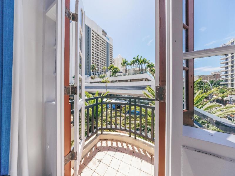 Maze Backpackers Gold Coast image