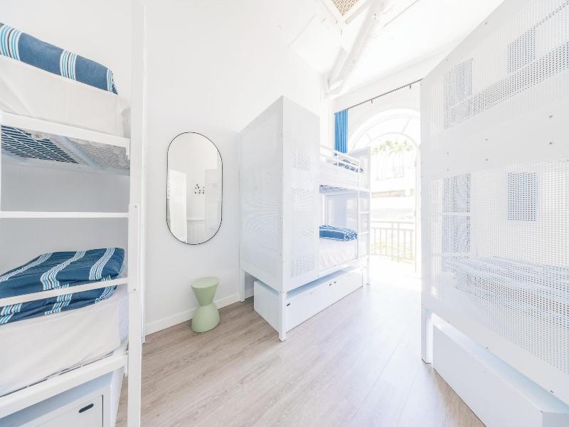 Maze Backpackers Gold Coast image