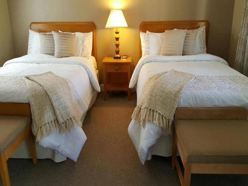 Starlight Lodge Cape Cod image