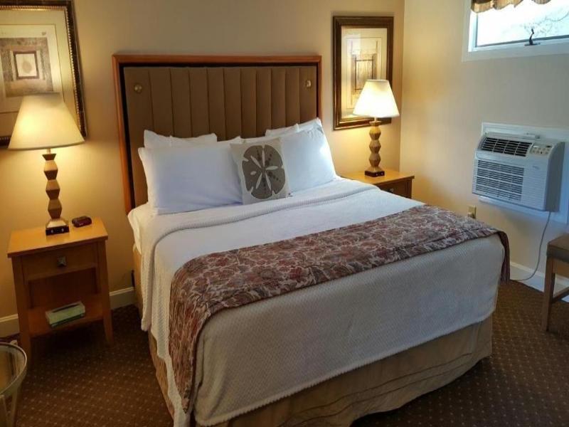 Starlight Lodge Cape Cod image