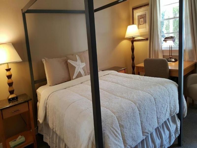 Starlight Lodge Cape Cod image