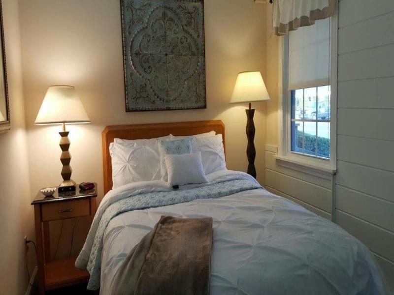 Starlight Lodge Cape Cod image