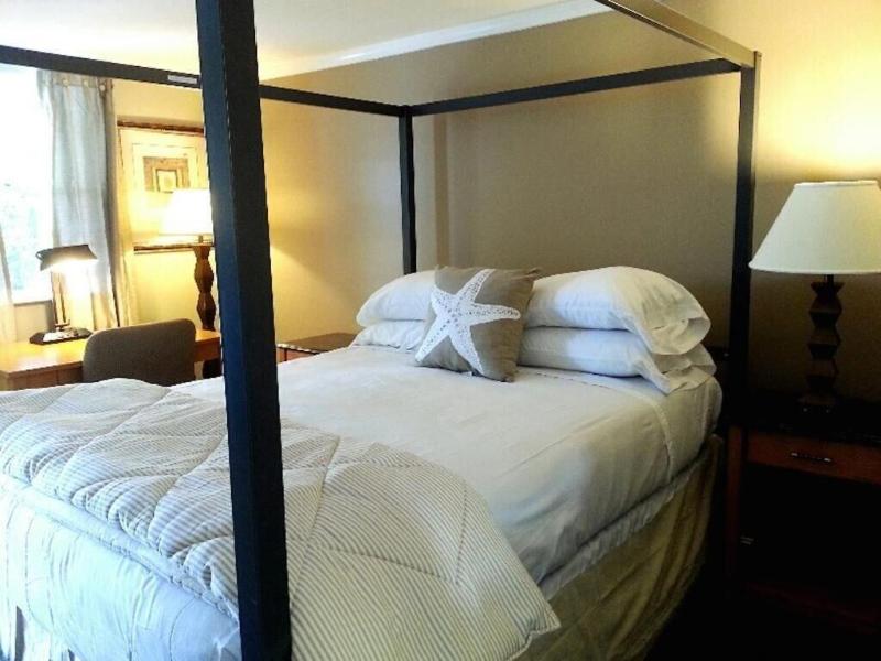 Starlight Lodge Cape Cod image