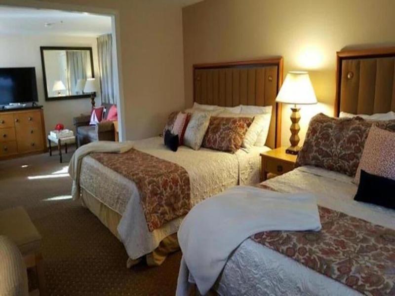 Starlight Lodge Cape Cod image
