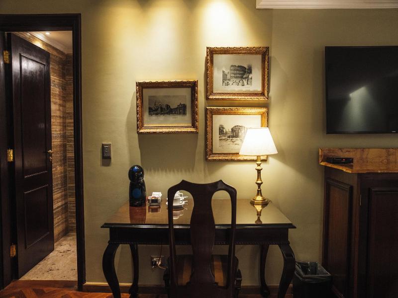 Nino Hotel Boutique image
