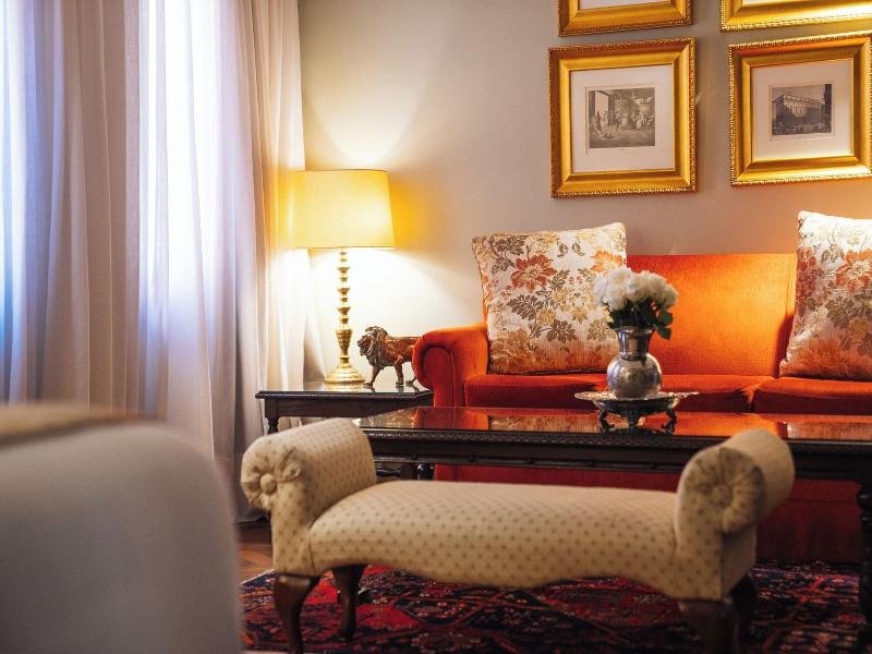 Nino Hotel Boutique image