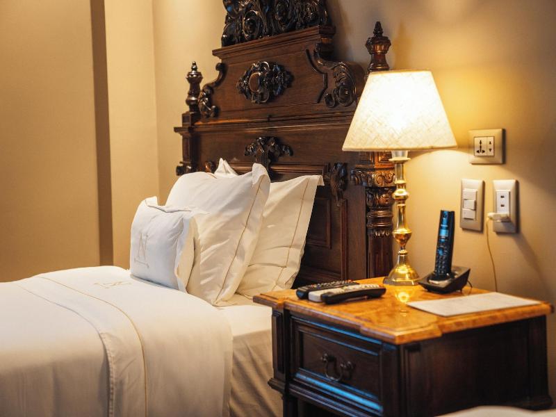 Nino Hotel Boutique image