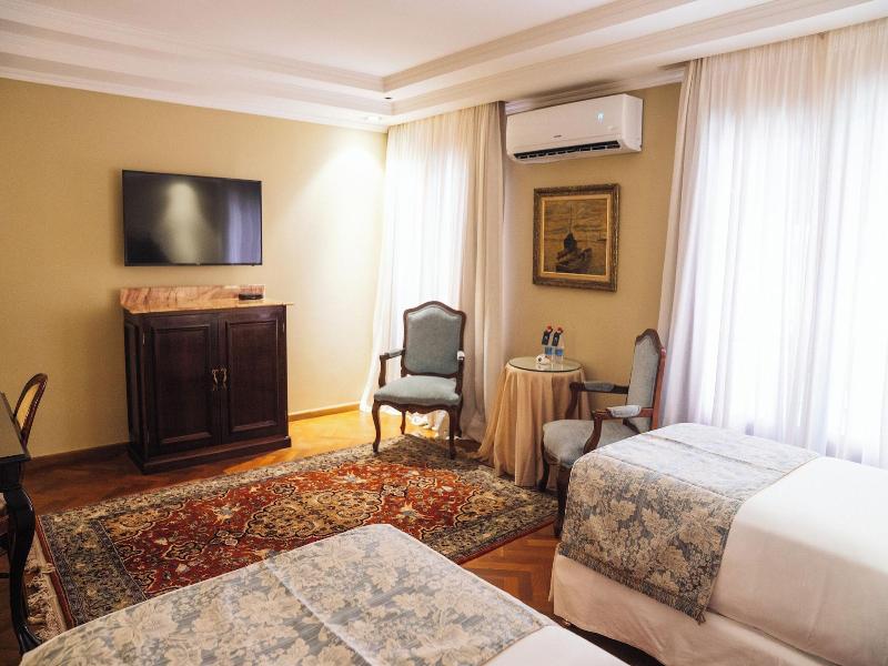 Nino Hotel Boutique image