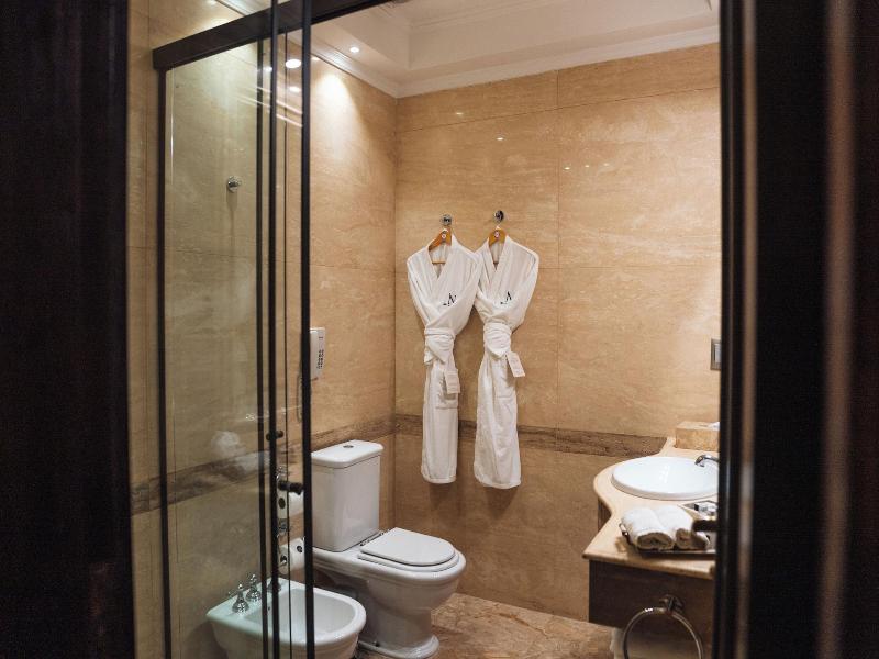 Nino Hotel Boutique image