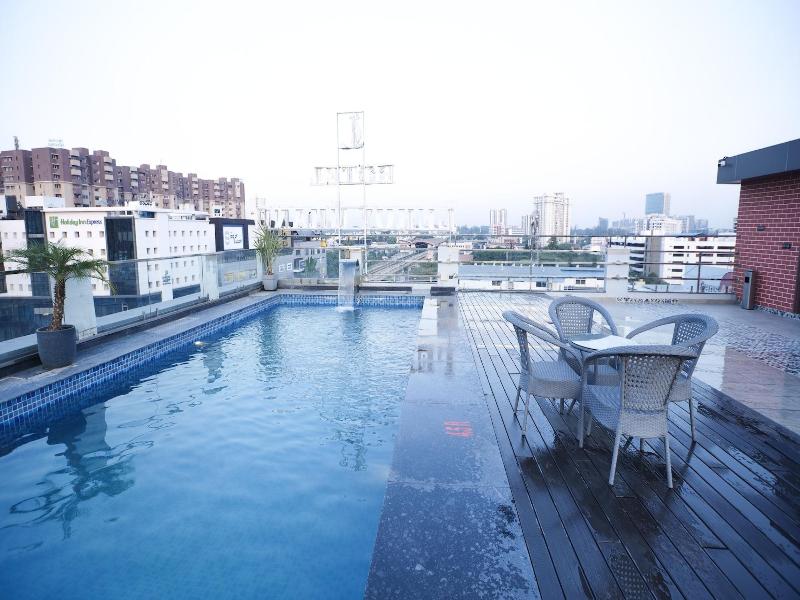 Hotel Leroy Grand image