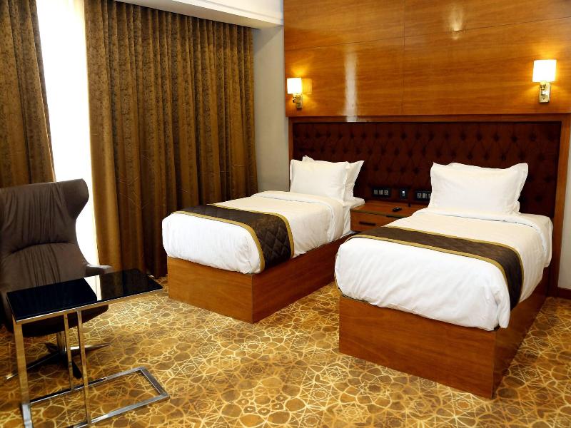 Hotel Leroy Grand image