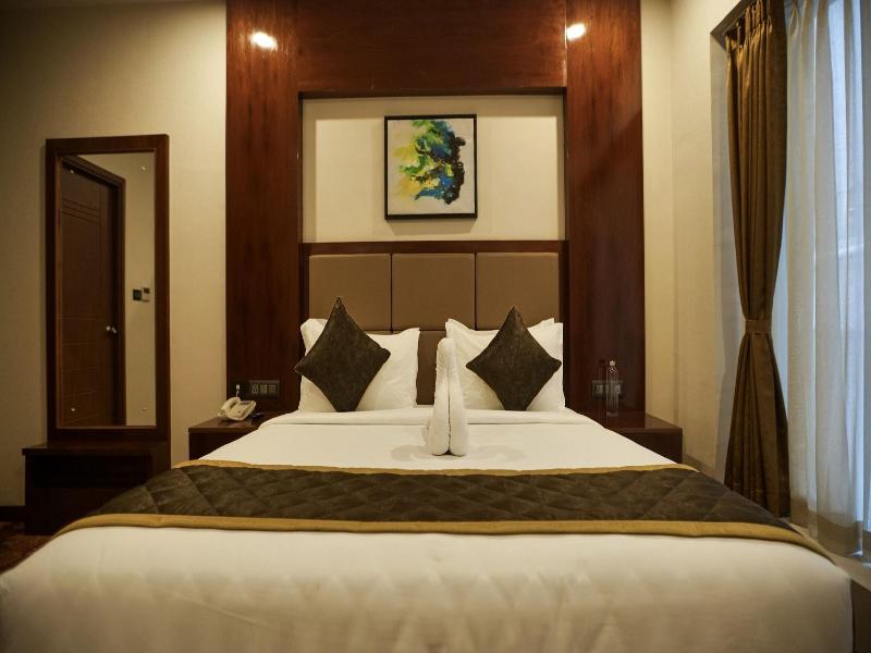 Hotel Leroy Grand image