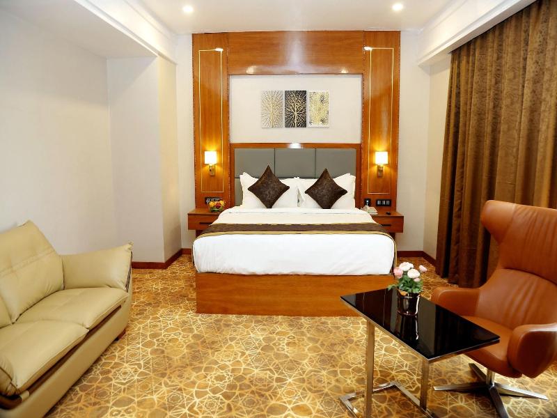 Hotel Leroy Grand image