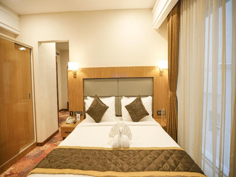 Hotel Leroy Grand image