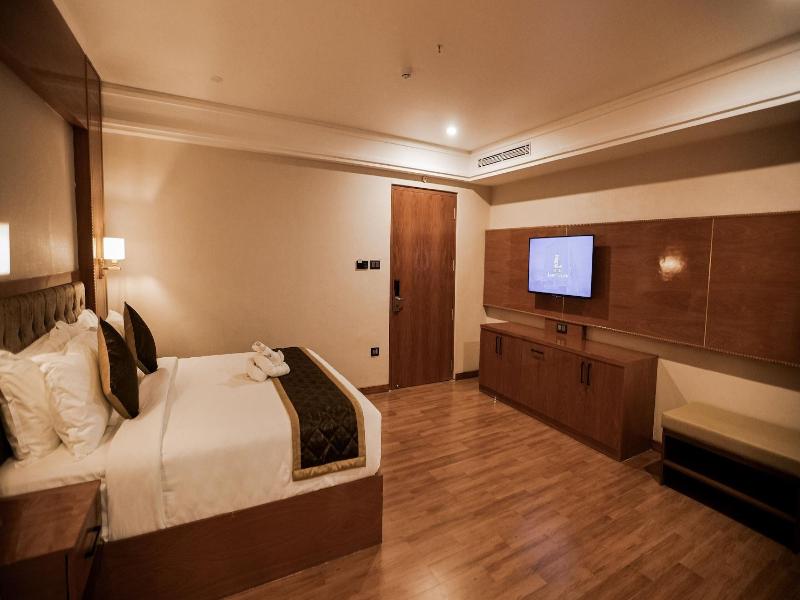 Hotel Leroy Grand image