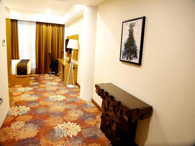 Hotel Leroy Grand image