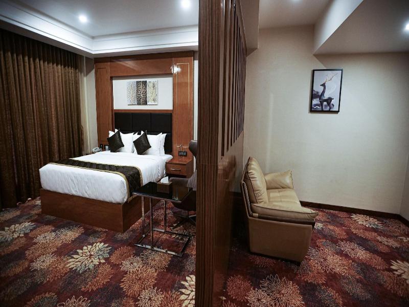 Hotel Leroy Grand image