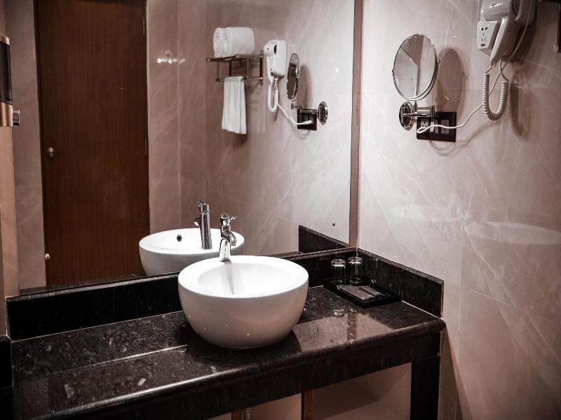 Hotel Leroy Grand image