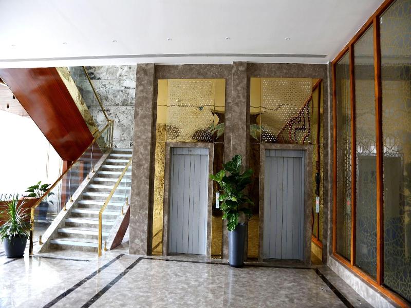 Hotel Leroy Grand image
